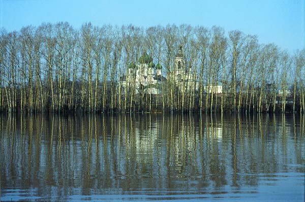  .  ./High water.  Bogolubovo.